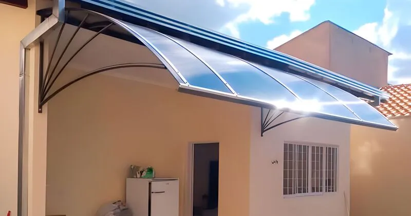 Toldo para Porta de Policarbonato Compacto